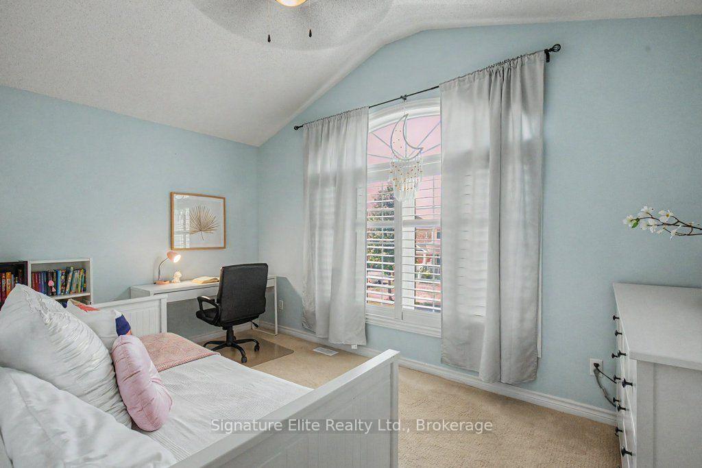 Photo 24 of 48 Hawstead Crescent, Whitby, Brooklin — HOMEH