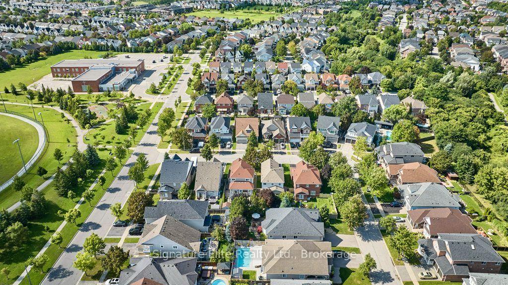 Photo 43 of 48 Hawstead Crescent, Whitby, Brooklin — HOMEH