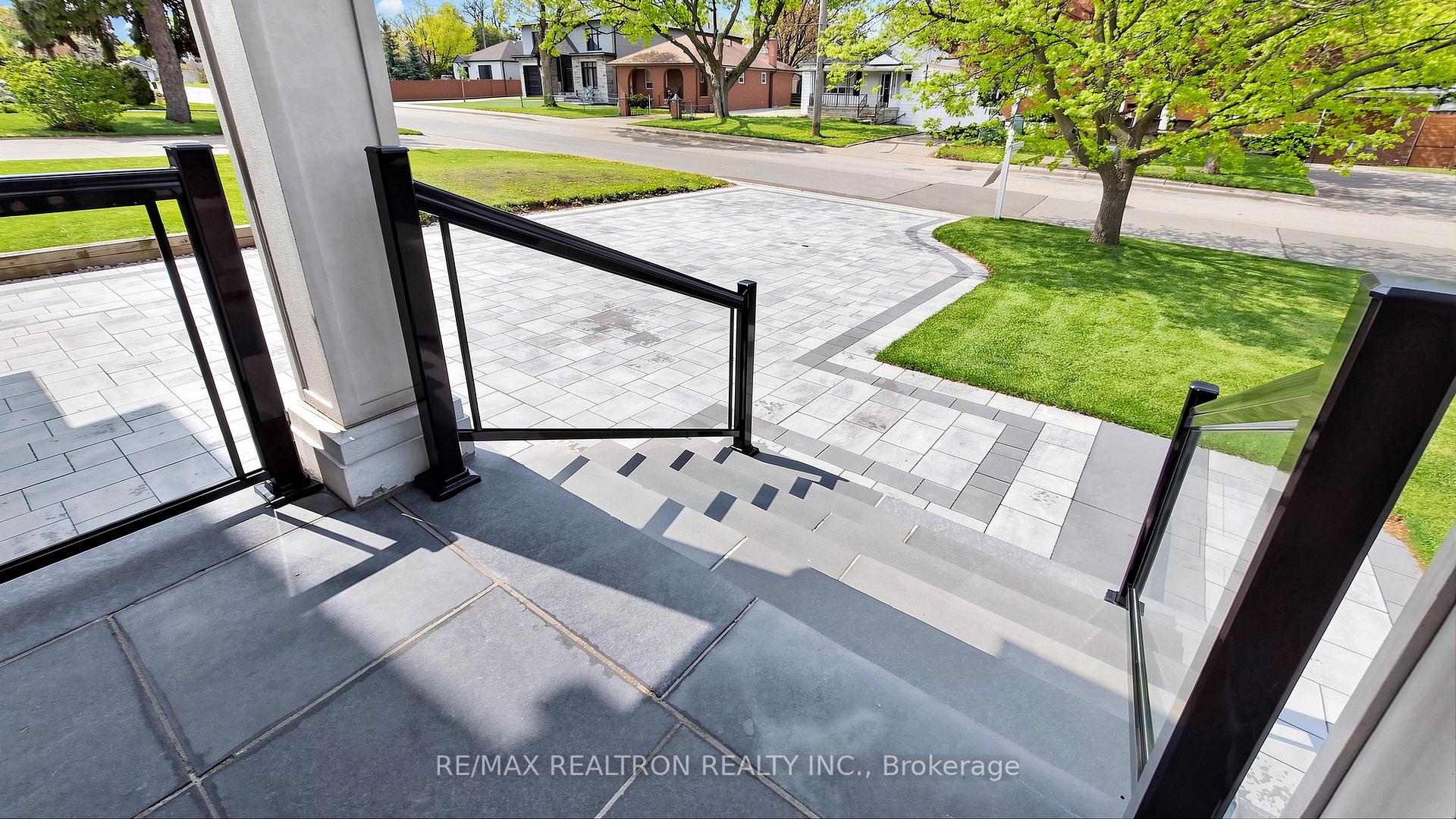Photo 3 of 9 Roxaline Street, Etobicoke, Humber Heights — HOMEH