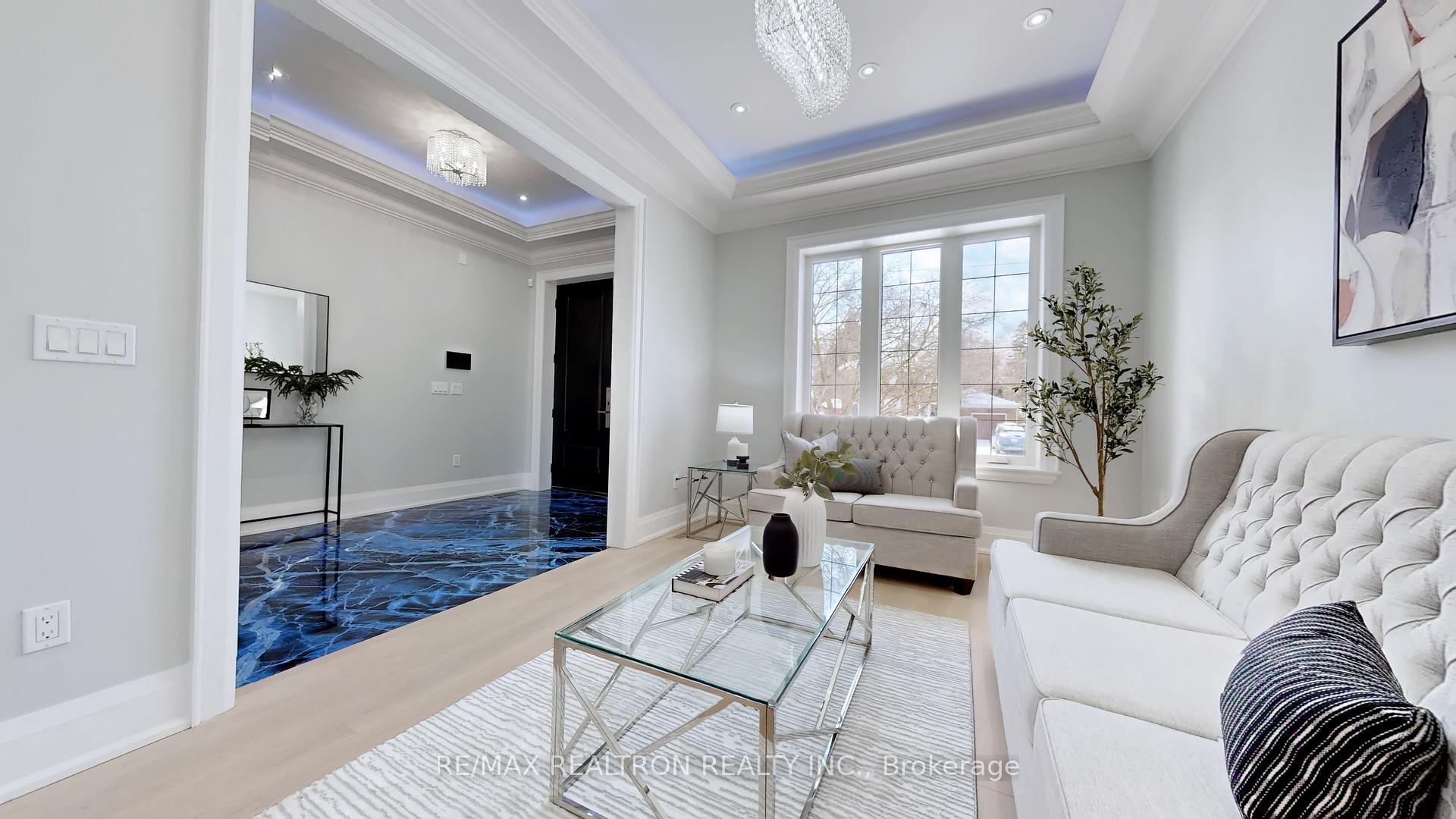 Photo 4 of 9 Roxaline Street, Etobicoke, Humber Heights — HOMEH