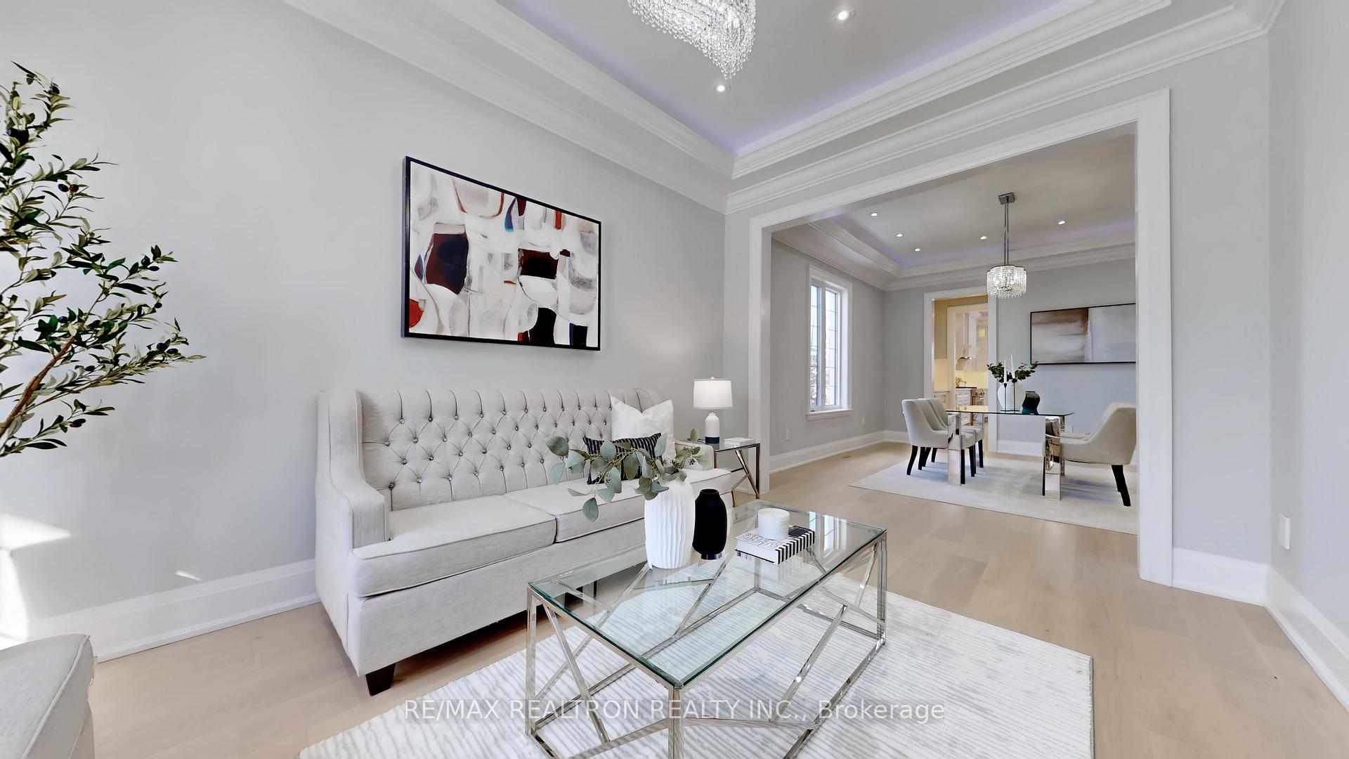 Photo 5 of 9 Roxaline Street, Etobicoke, Humber Heights — HOMEH