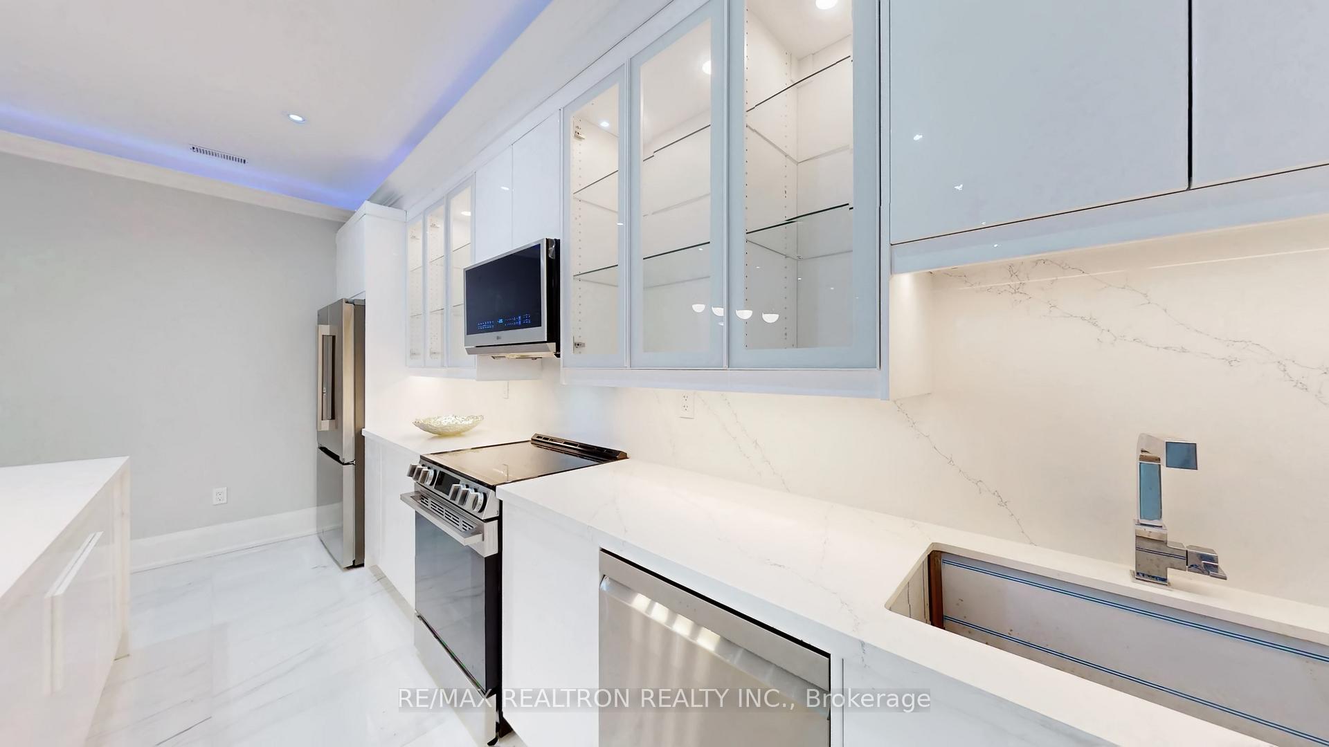 Photo 38 of 9 Roxaline Street, Etobicoke, Humber Heights — HOMEH