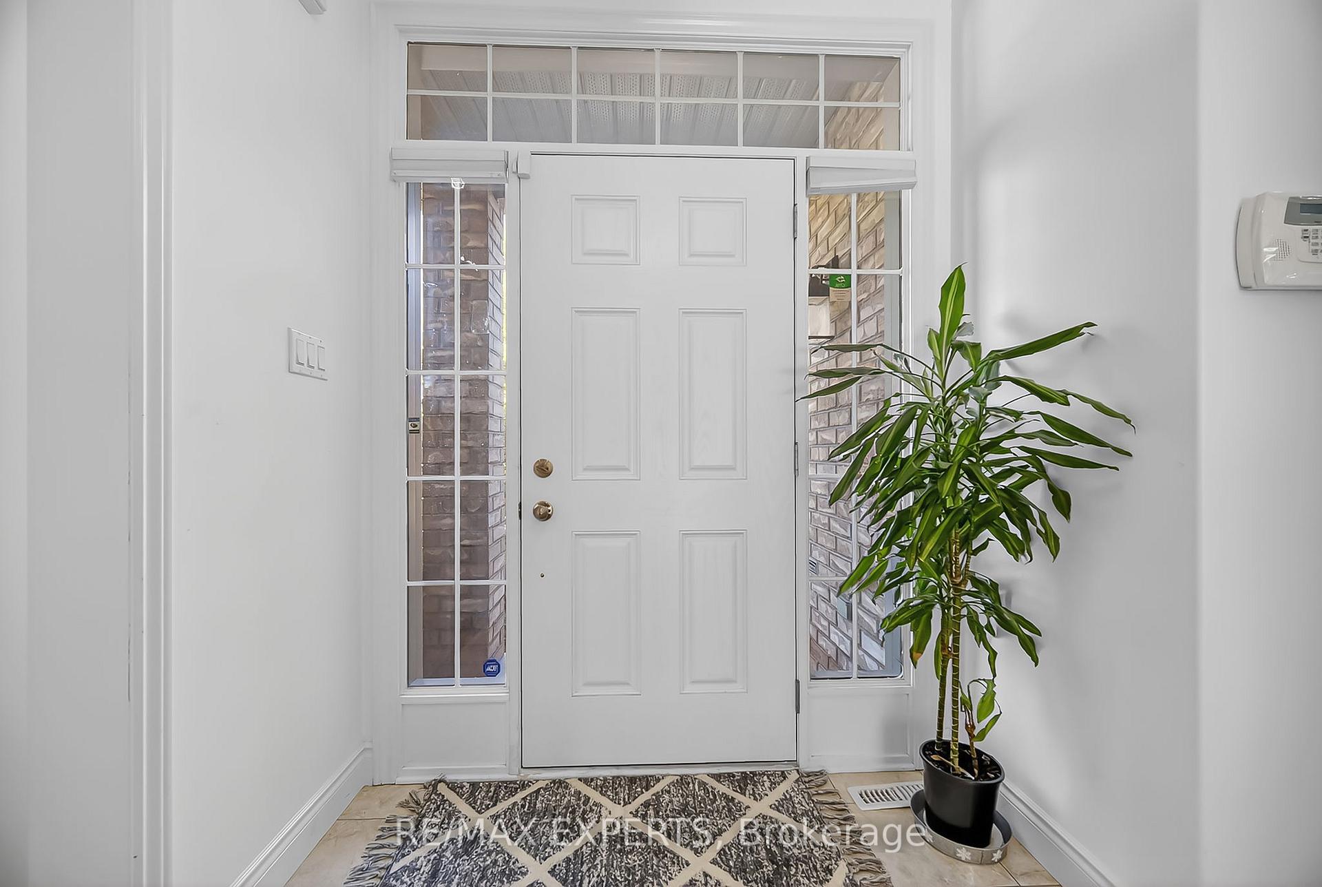 Photo 3 of 936 Talisman Crescent, London, South L — HOMEH