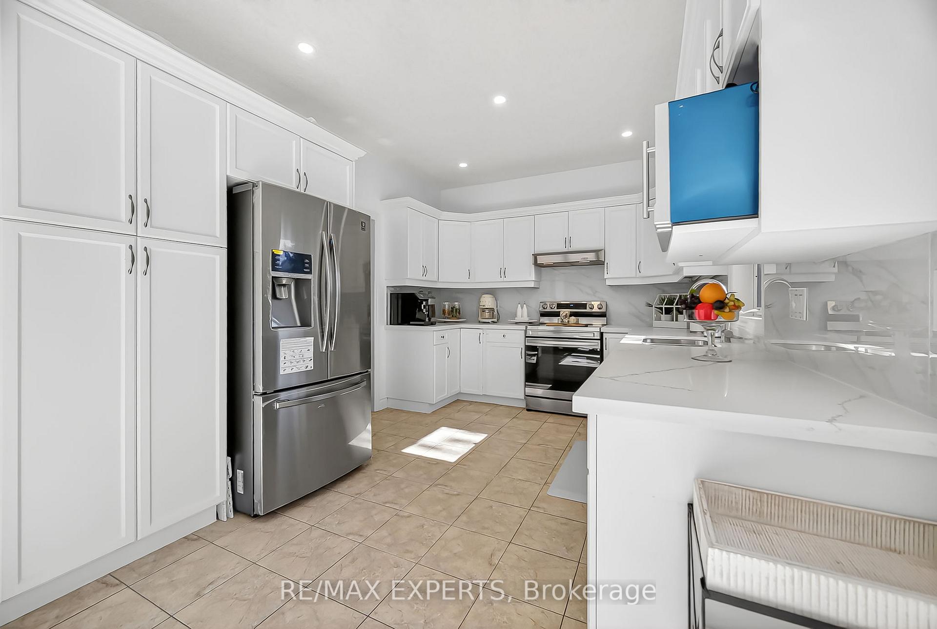 Photo 16 of 936 Talisman Crescent, London, South L — HOMEH