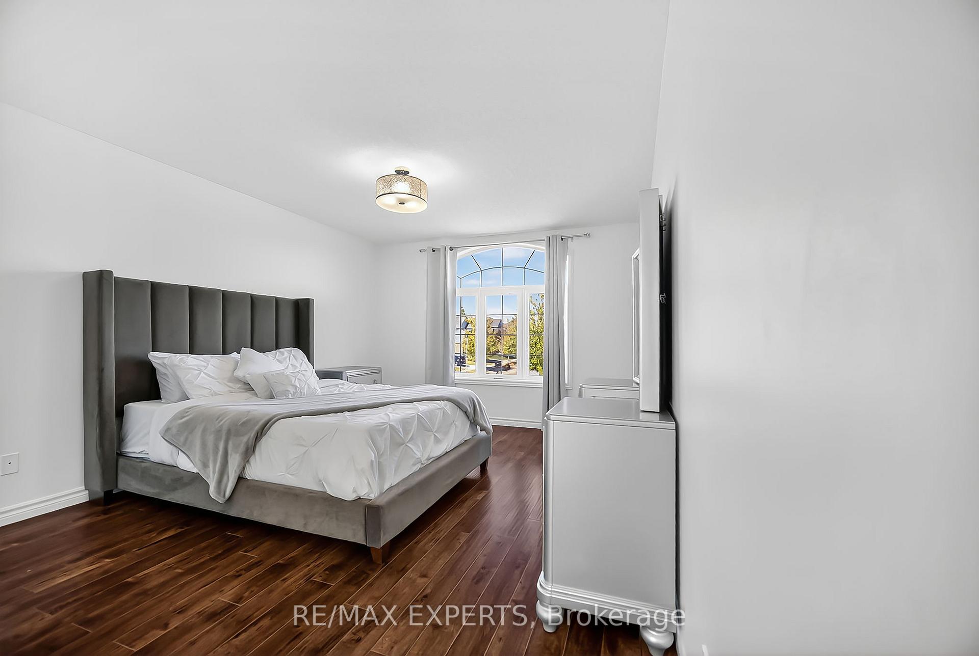 Photo 27 of 936 Talisman Crescent, London, South L — HOMEH