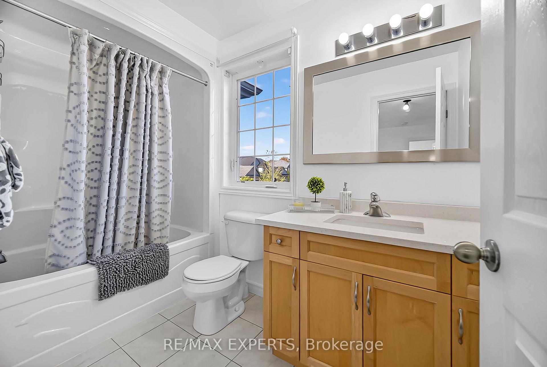 Photo 39 of 936 Talisman Crescent, London, South L — HOMEH