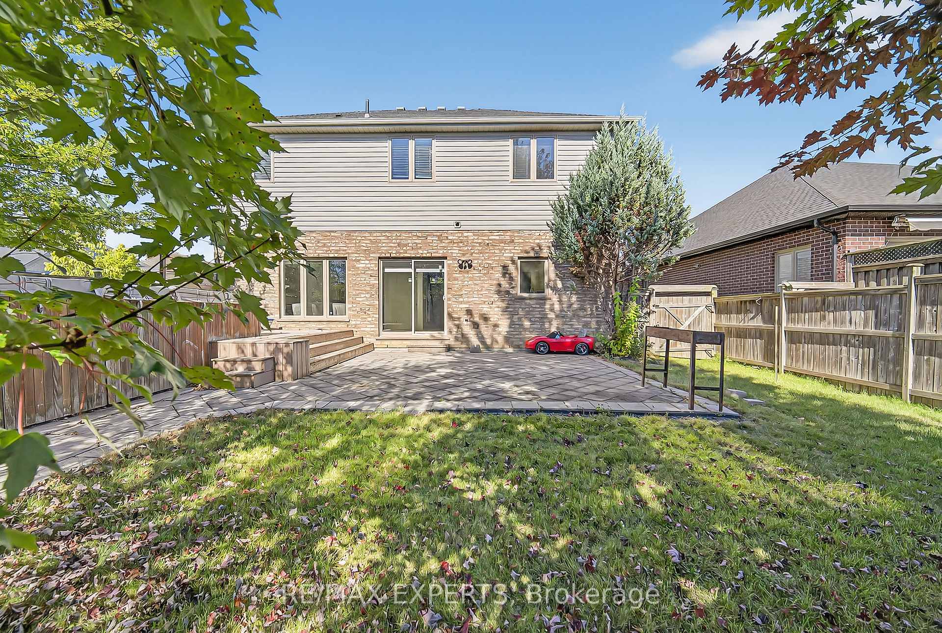 Photo 44 of 936 Talisman Crescent, London, South L — HOMEH