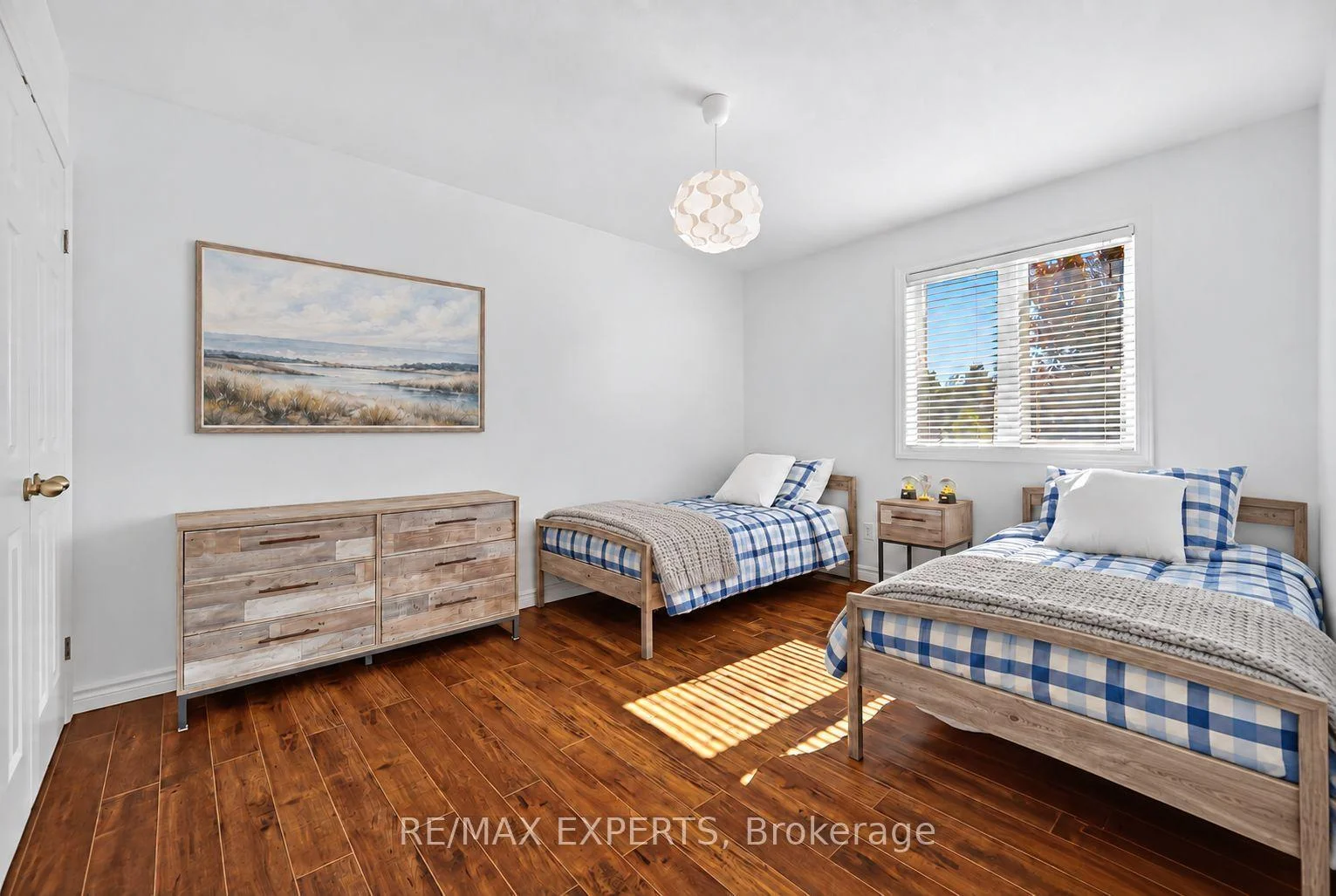 Photo 38 of 936 Talisman Crescent, London, South L — HOMEH