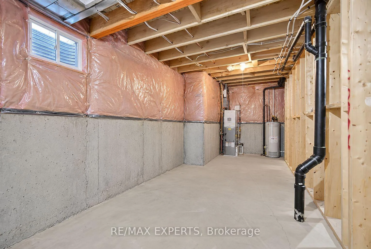 Photo 55 of 936 Talisman Crescent, London, South L — HOMEH