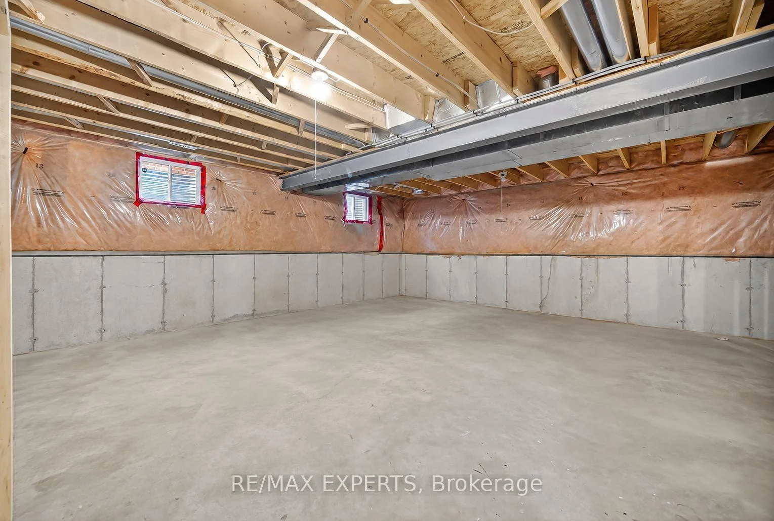 Photo 58 of 936 Talisman Crescent, London, South L — HOMEH
