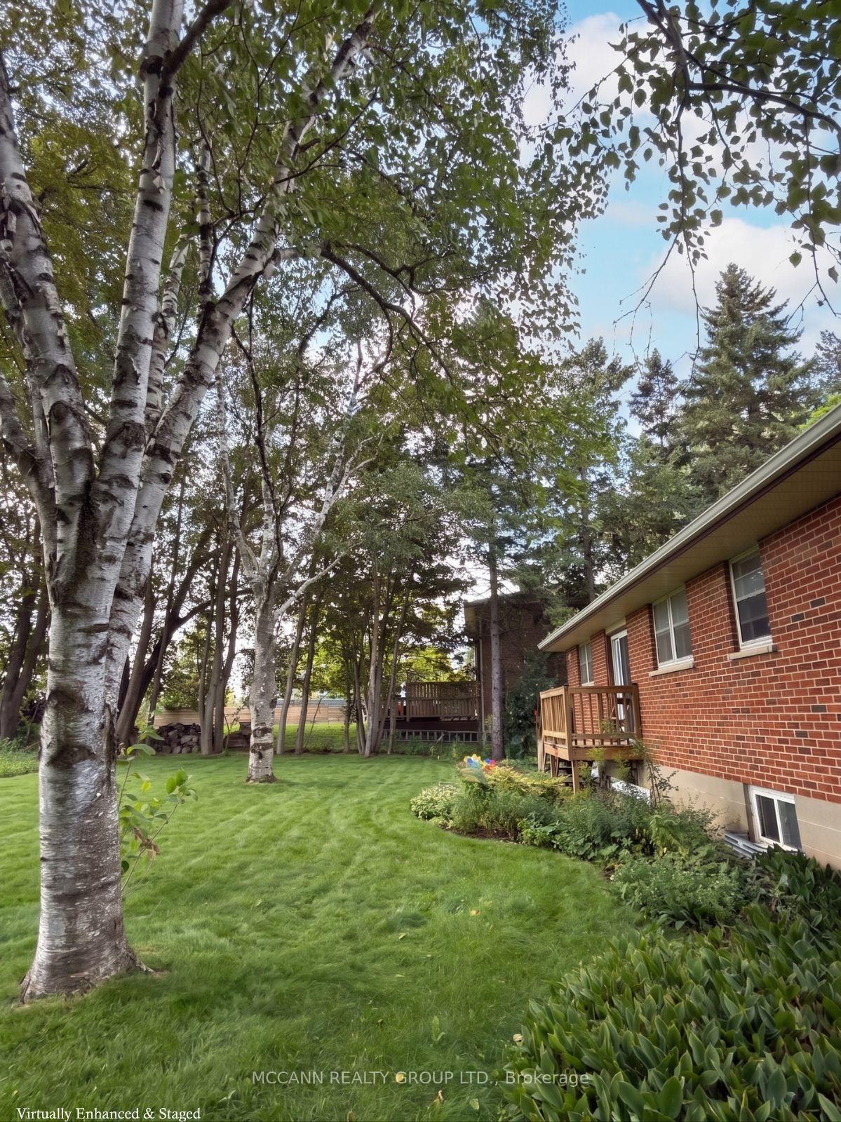 Photo 4 of Unit A, 562 Mulock Court, Newmarket, Gorham-College Manor — HOMEH