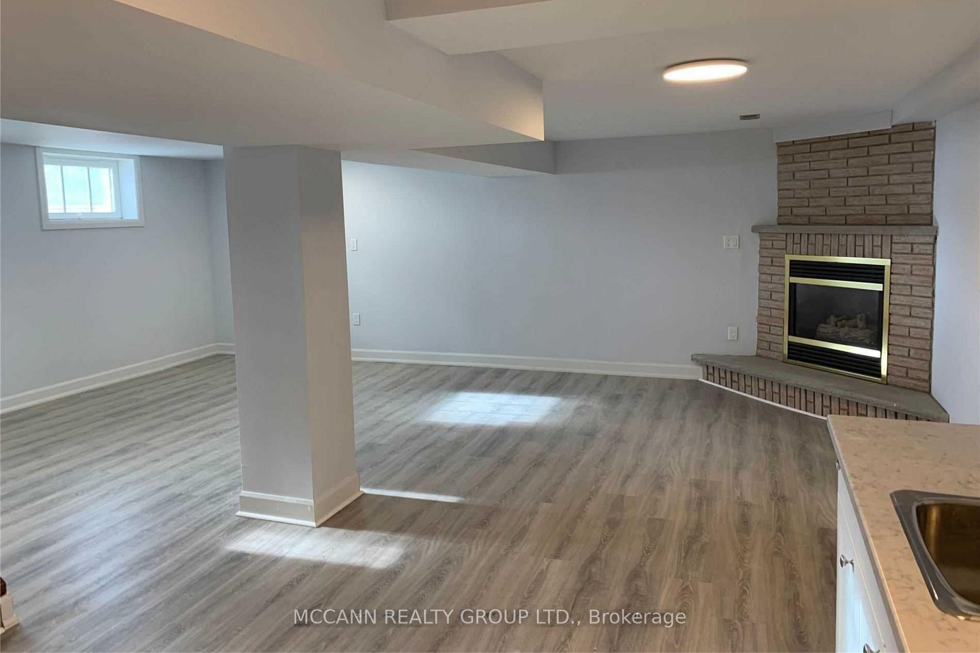 Photo 10 of Unit A, 562 Mulock Court, Newmarket, Gorham-College Manor — HOMEH