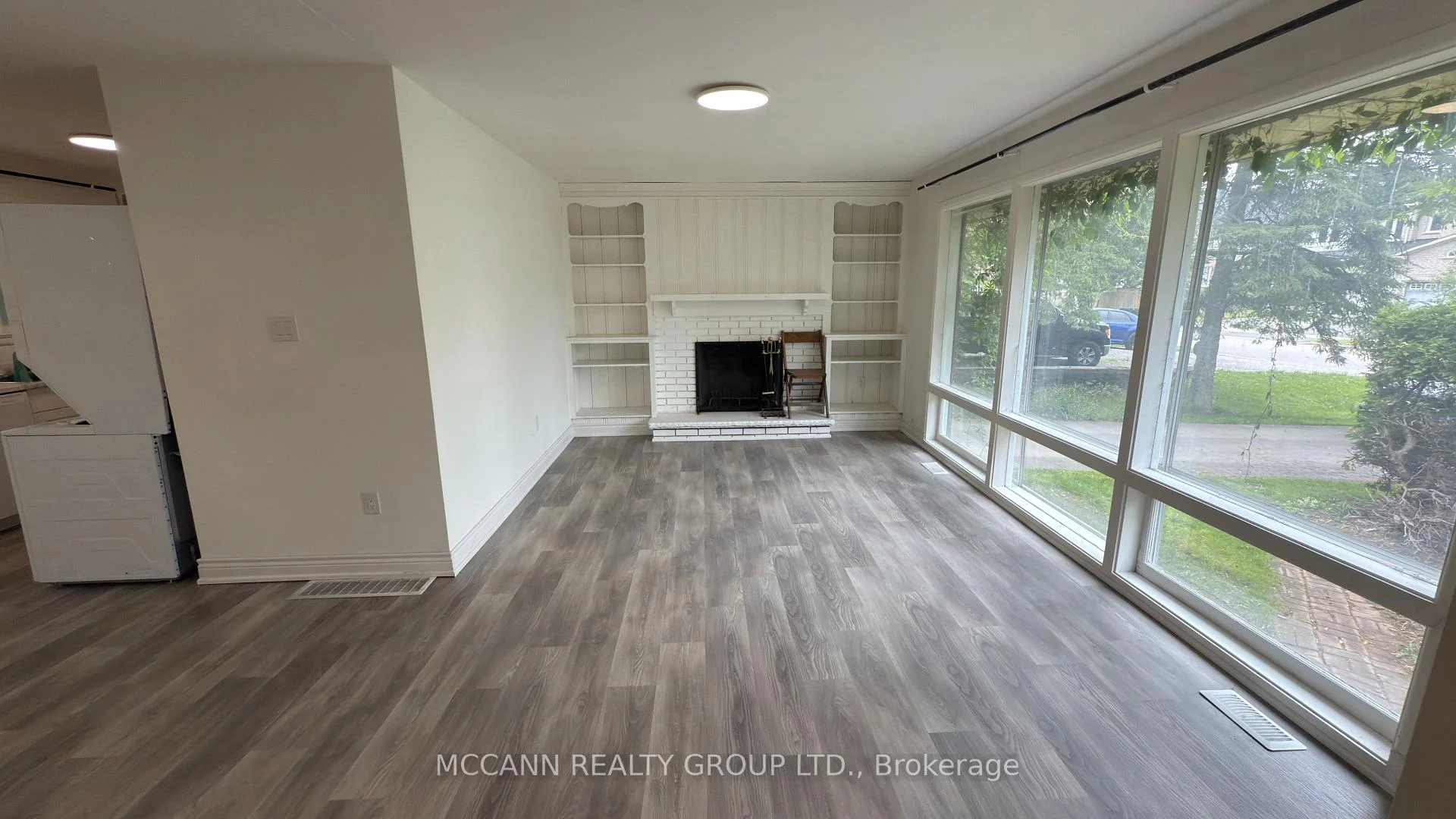 Photo 9 of Unit A, 562 Mulock Court, Newmarket, Gorham-College Manor — HOMEH
