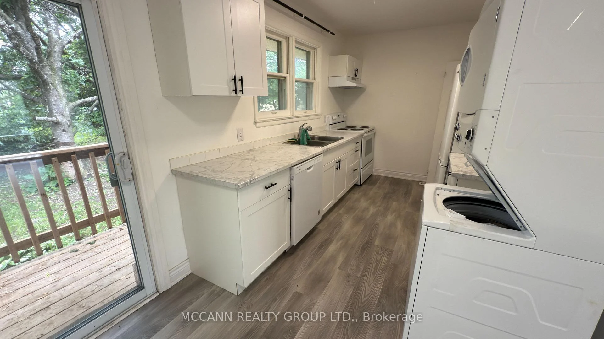 Photo 13 of Unit A, 562 Mulock Court, Newmarket, Gorham-College Manor — HOMEH