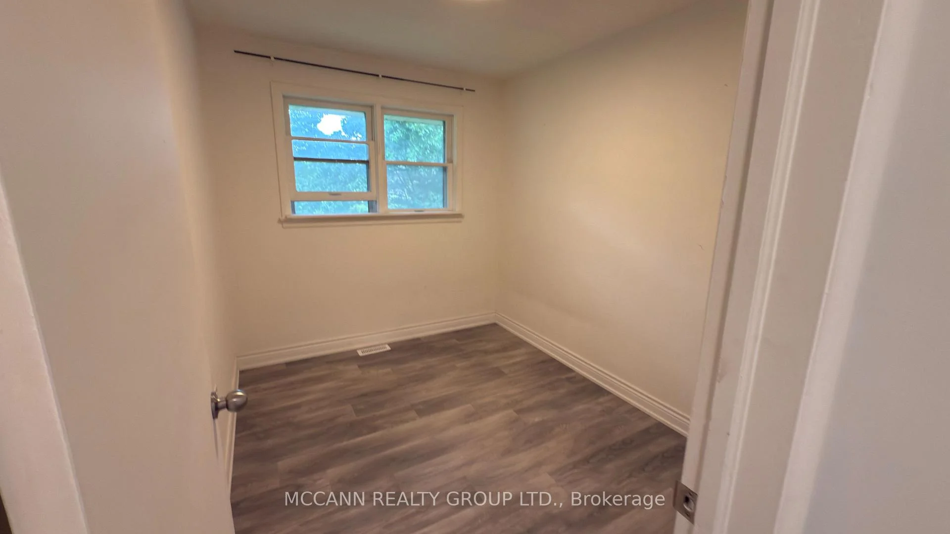 Photo 18 of Unit A, 562 Mulock Court, Newmarket, Gorham-College Manor — HOMEH