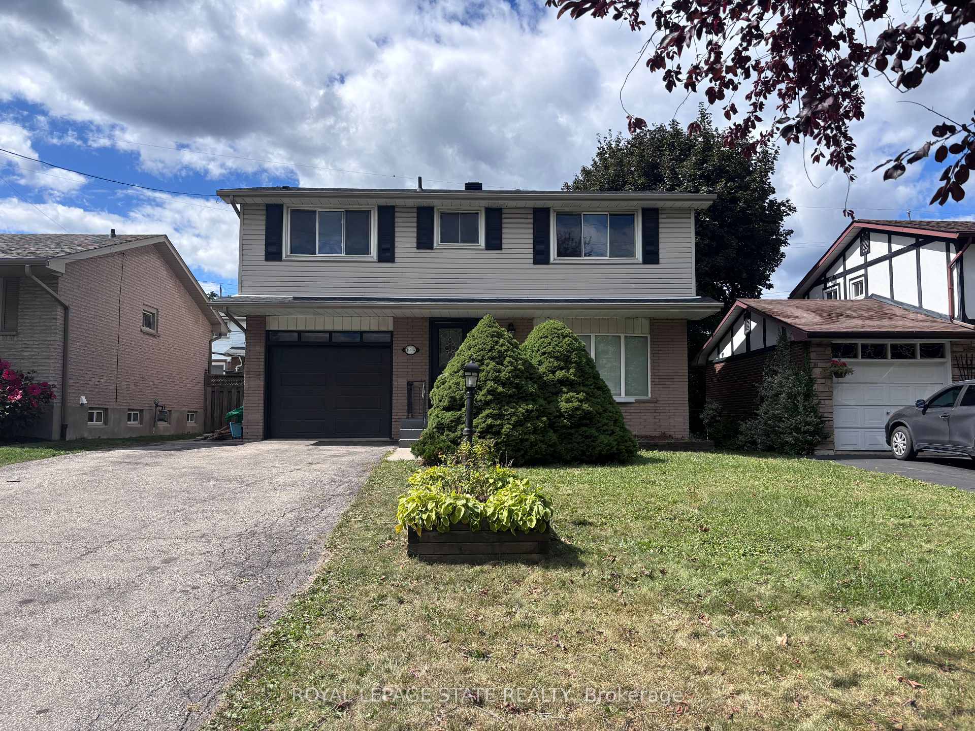 Photo 2 of 1004 Garth Street, Hamilton, Gilbert — HOMEH