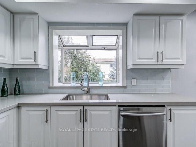 Photo 9 of 1004 Garth Street, Hamilton, Gilbert — HOMEH