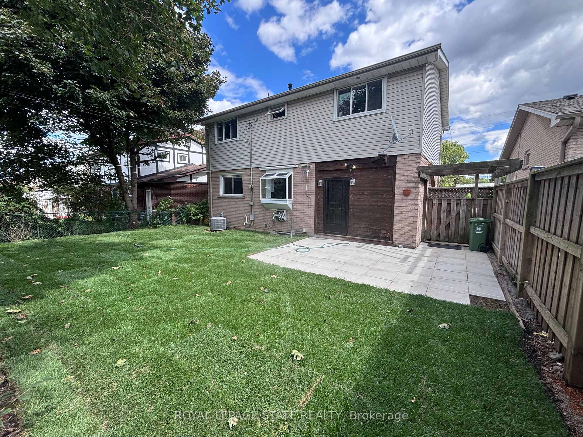 Photo 21 of 1004 Garth Street, Hamilton, Gilbert — HOMEH
