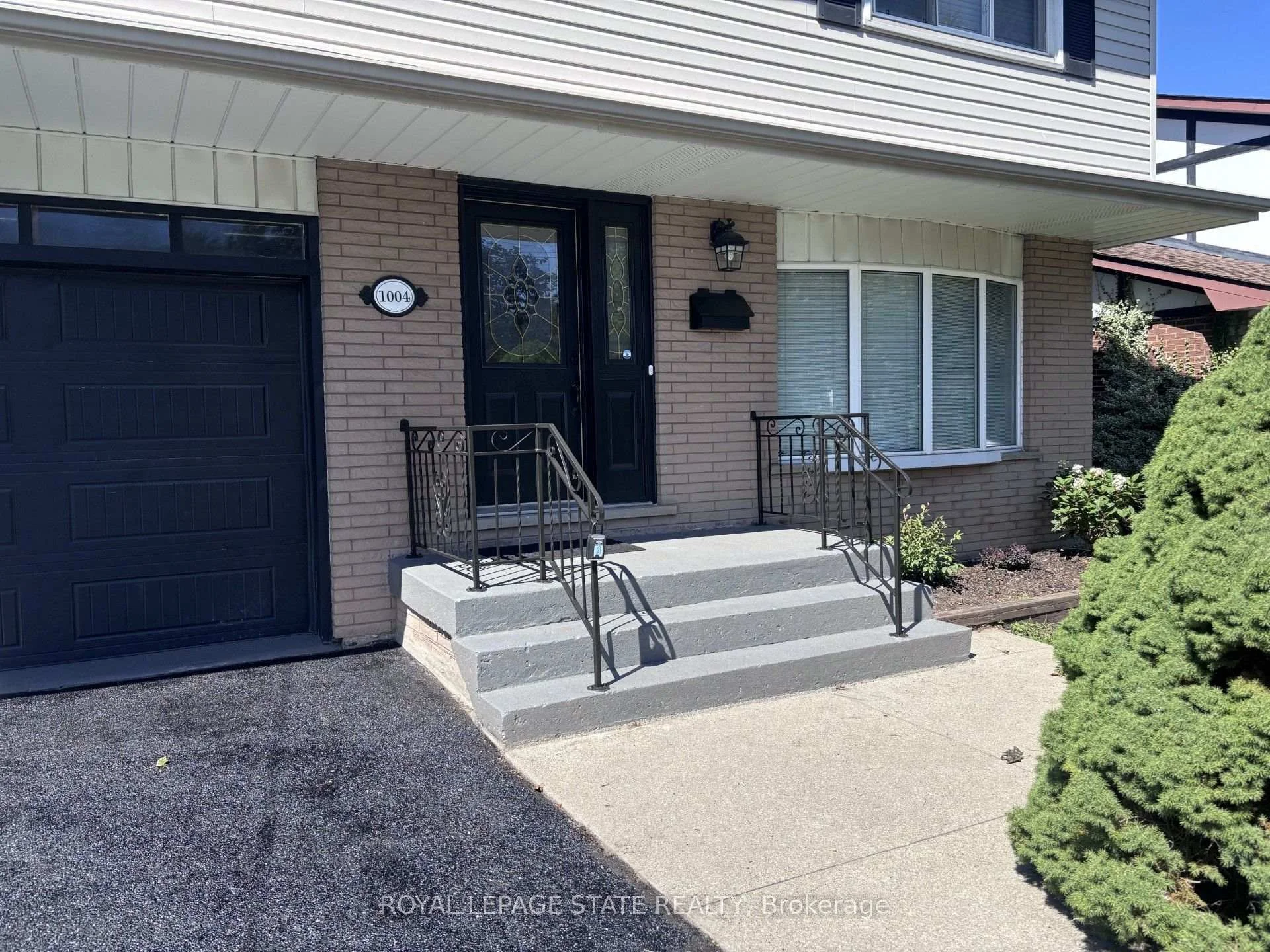 Photo 6 of 1004 Garth Street, Hamilton, Gilbert — HOMEH