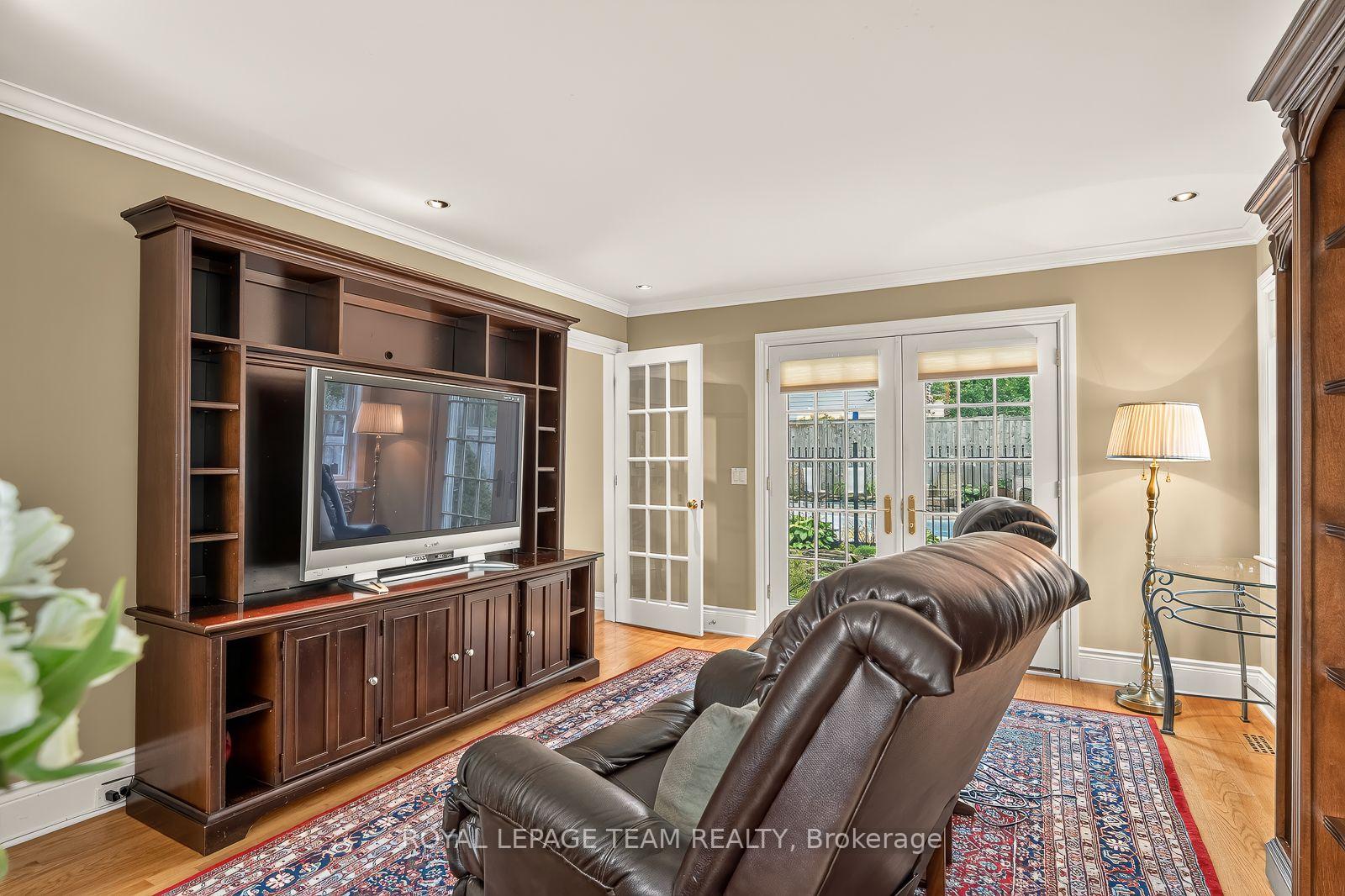 Photo 18 of 766 Eastbourne Avenue, Ottawa, Manor Park — HOMEH