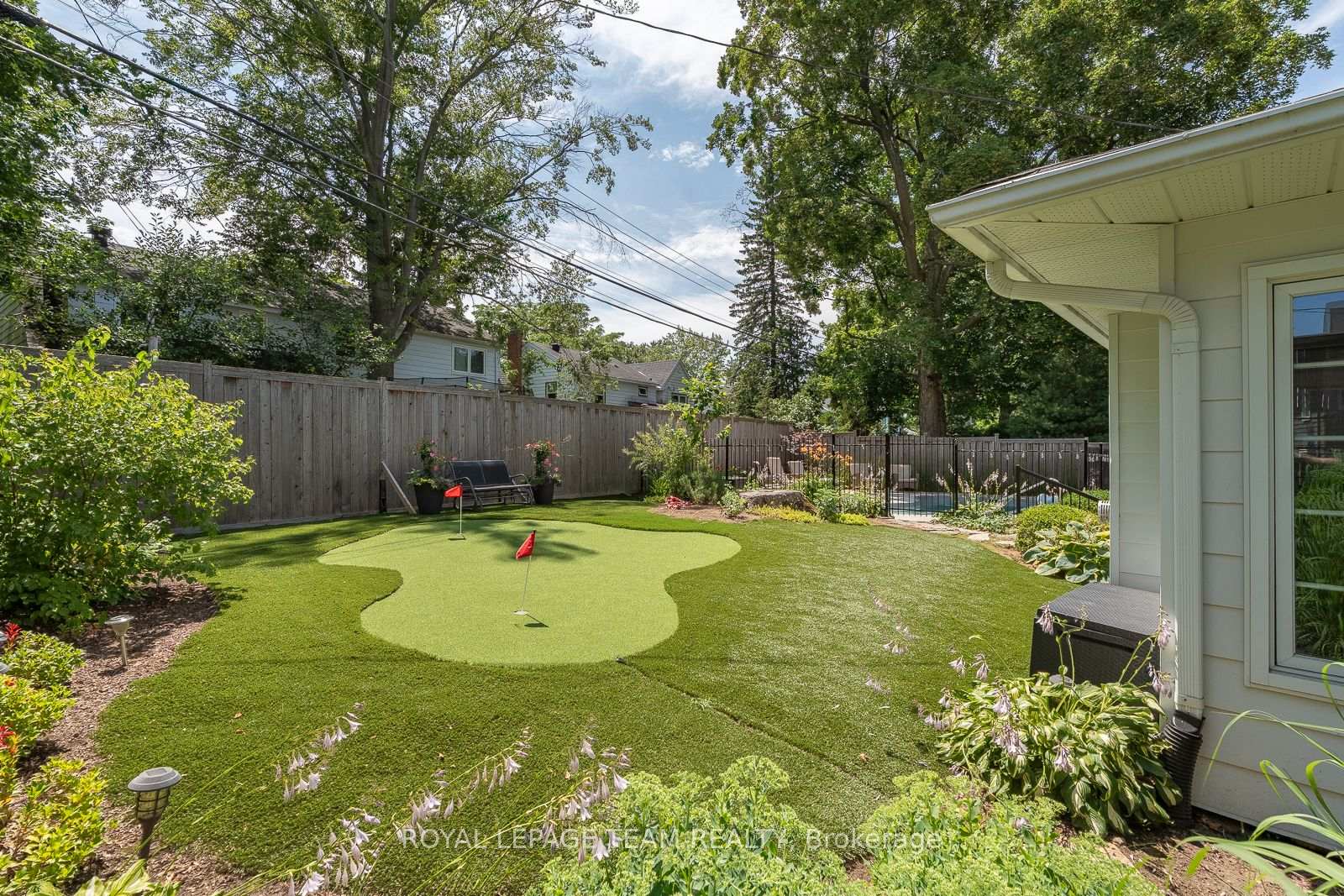 Photo 33 of 766 Eastbourne Avenue, Ottawa, Manor Park — HOMEH