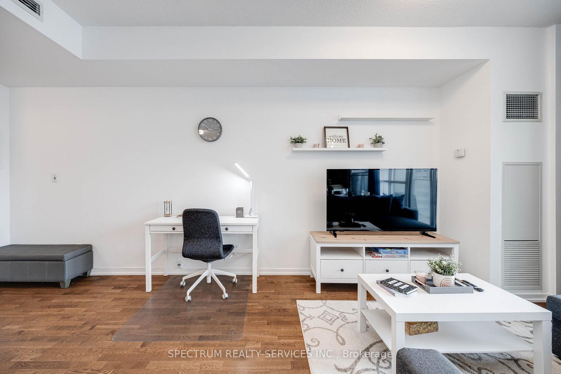 Photo 4 of Unit 4511, 65 Bremner Boulevard, Toronto, Waterfront Communities — HOMEH