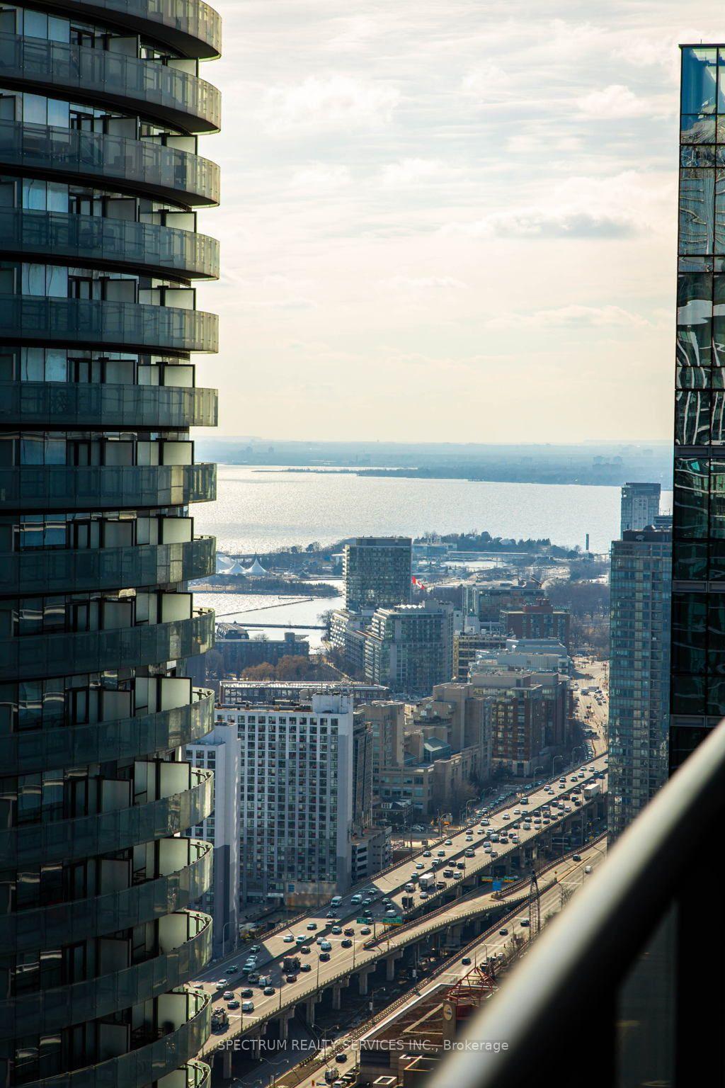 Photo 15 of Unit 4511, 65 Bremner Boulevard, Toronto, Waterfront Communities — HOMEH