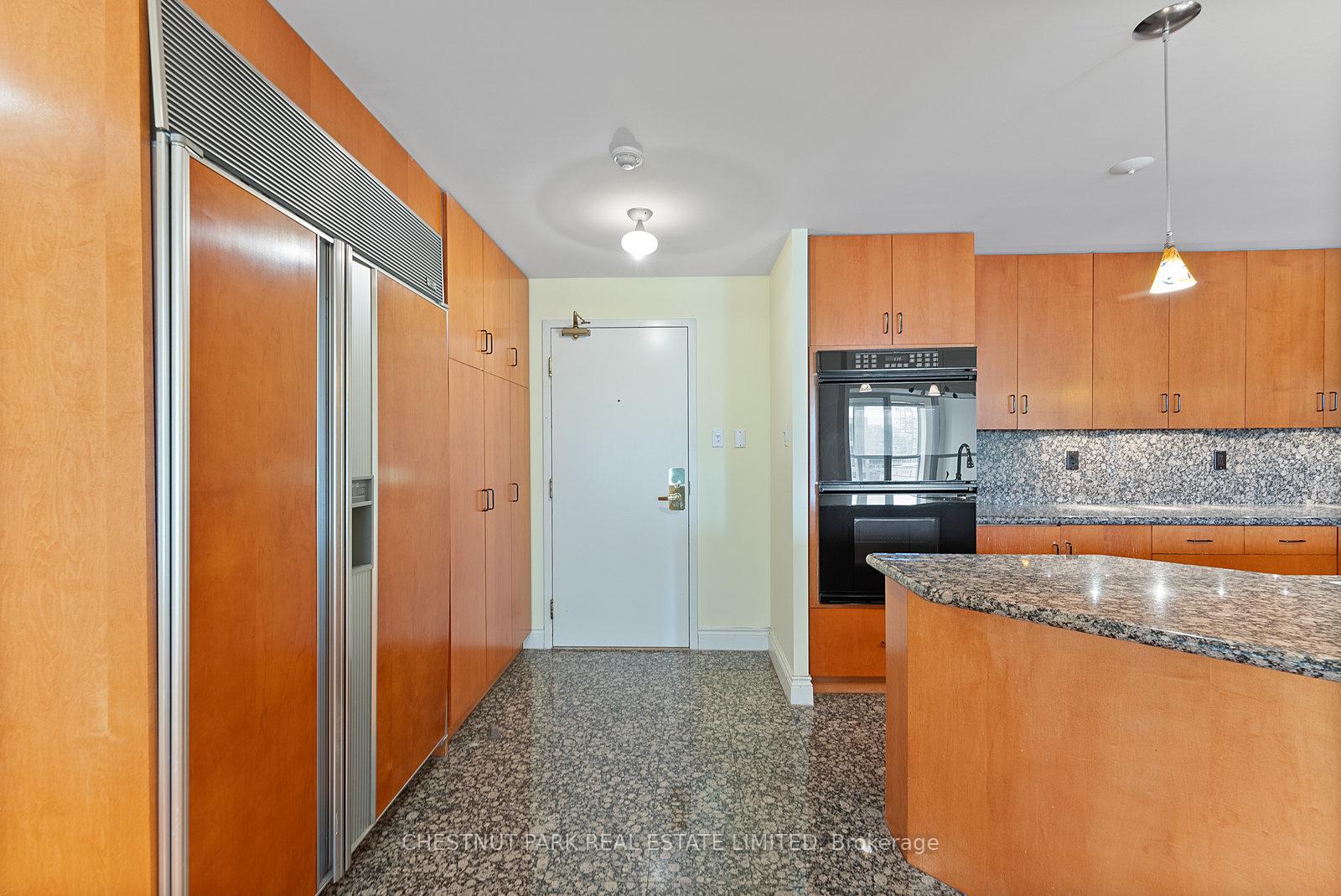 Photo 3 of Unit 1610, 889 Bay Street, Toronto, Bay Street Corridor — HOMEH