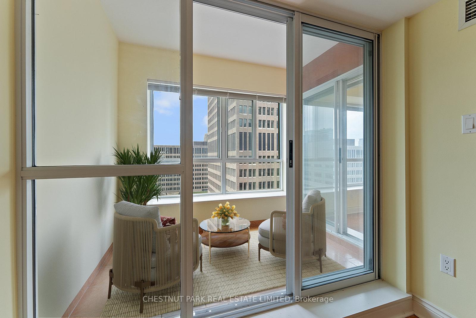 Photo 16 of Unit 1610, 889 Bay Street, Toronto, Bay Street Corridor — HOMEH