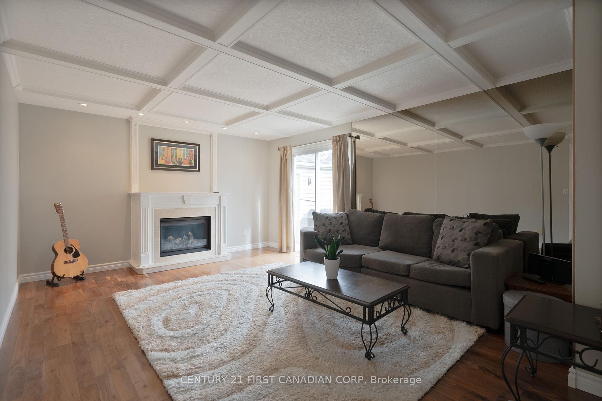 Photo 15 of 327 Everglade Crescent, London, North P — HOMEH
