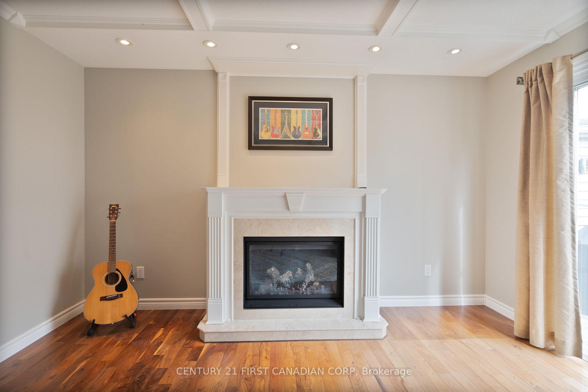 Photo 17 of 327 Everglade Crescent, London, North P — HOMEH