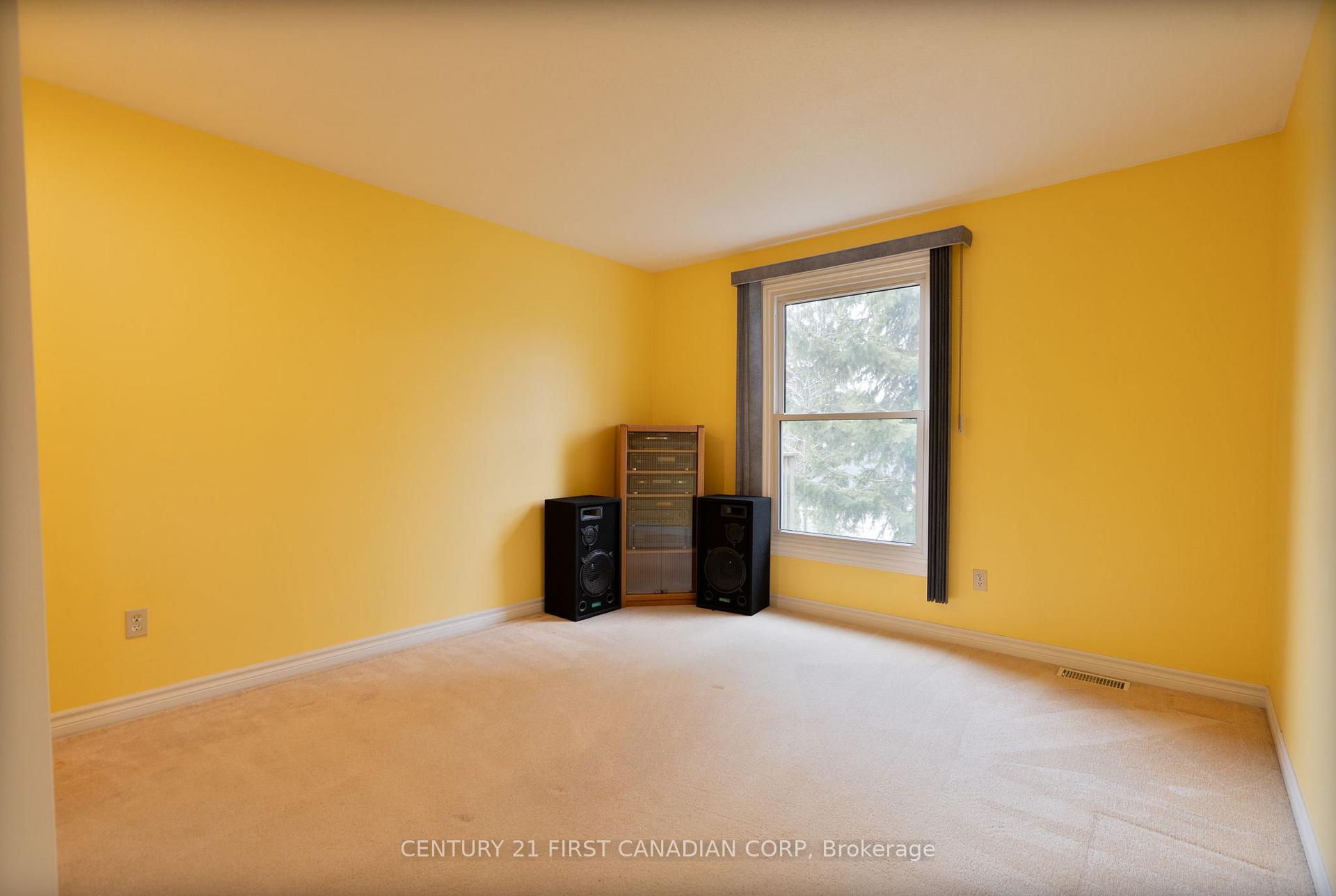 Photo 49 of 327 Everglade Crescent, London, North P — HOMEH