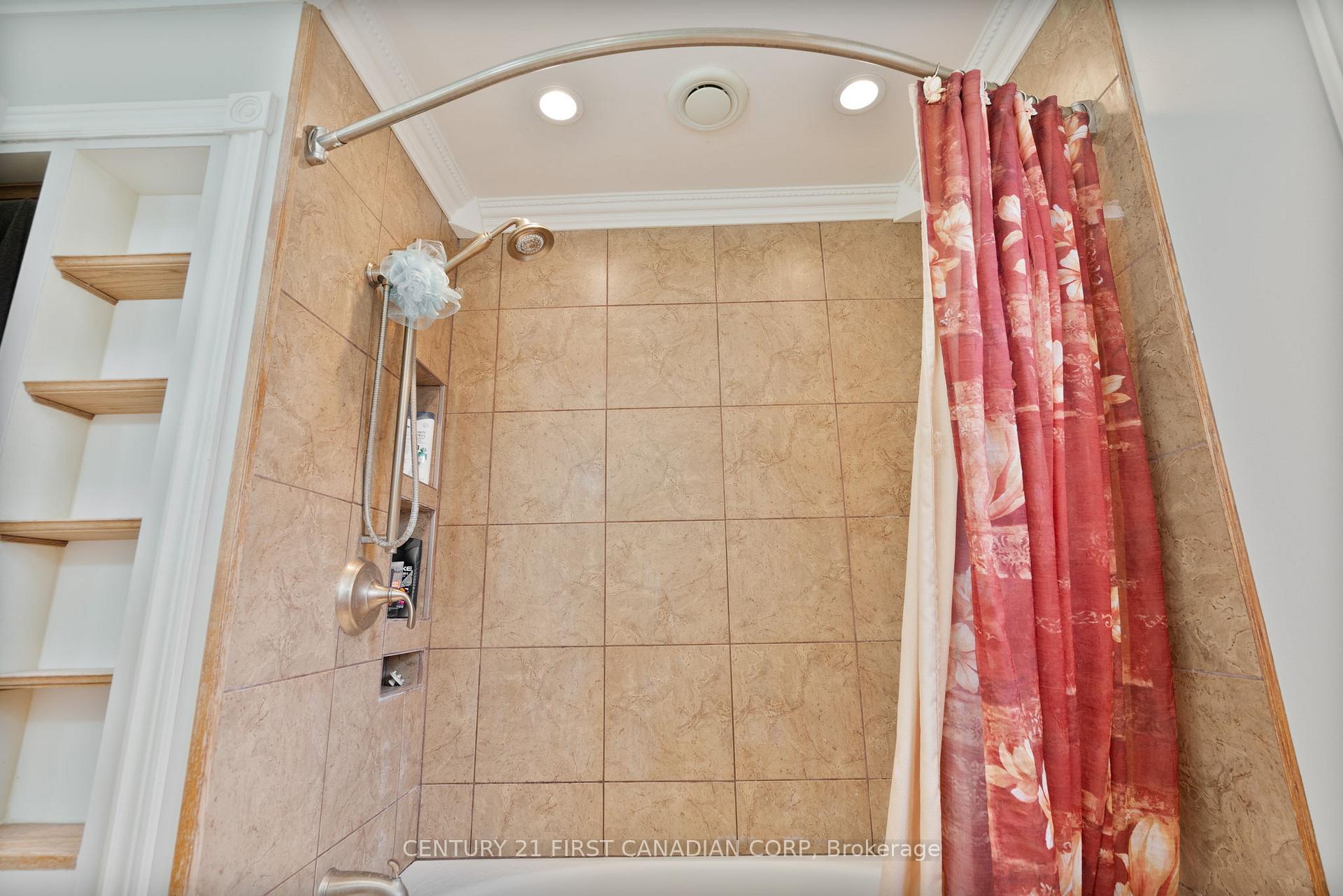 Photo 55 of 327 Everglade Crescent, London, North P — HOMEH