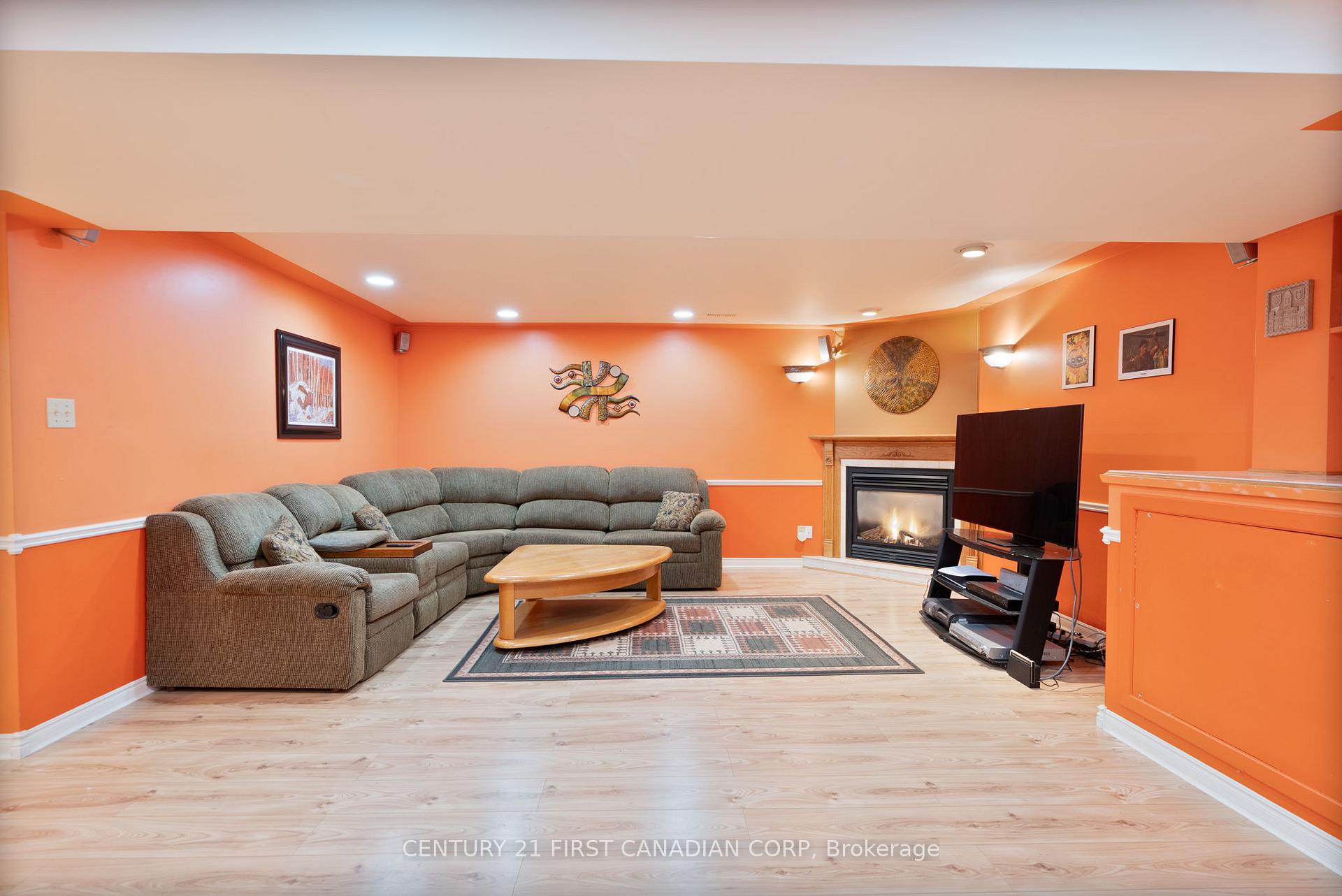 Photo 65 of 327 Everglade Crescent, London, North P — HOMEH