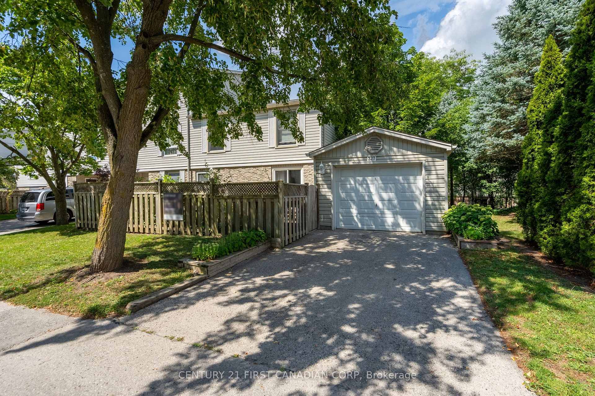 Photo 2 of 327 Everglade Crescent, London, North P — HOMEH