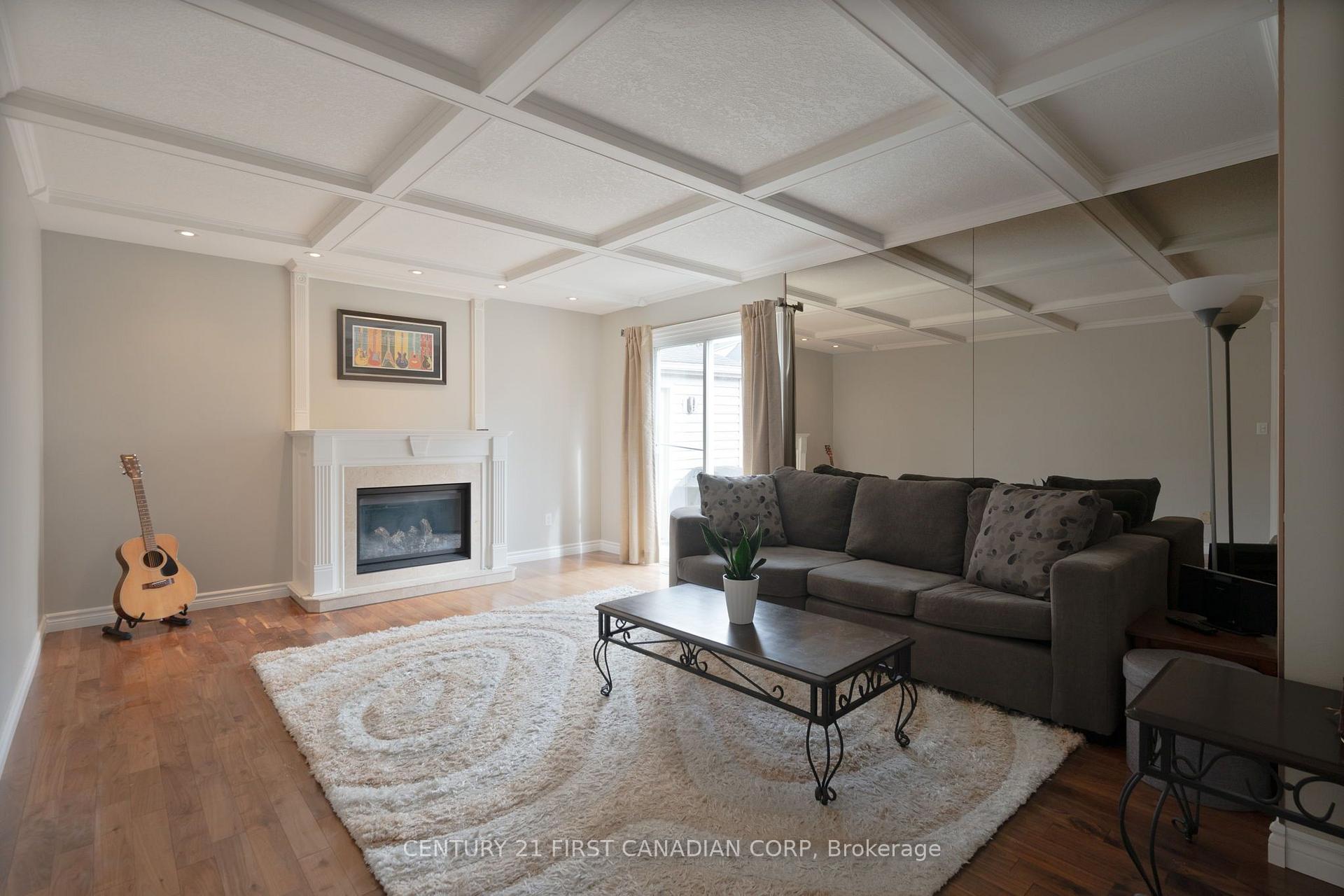 Photo 6 of 327 Everglade Crescent, London, North P — HOMEH