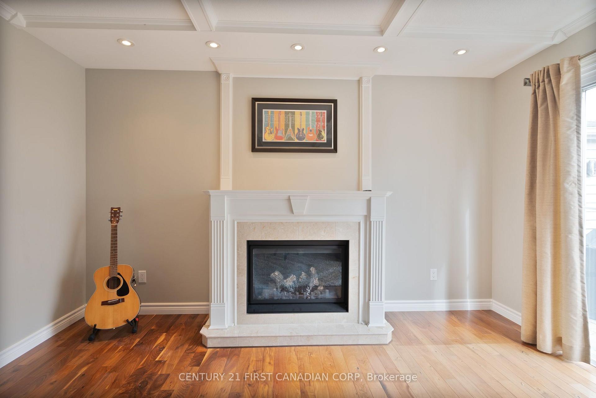 Photo 8 of 327 Everglade Crescent, London, North P — HOMEH