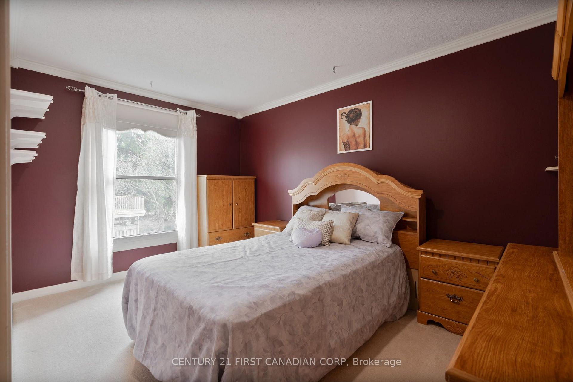 Photo 26 of 327 Everglade Crescent, London, North P — HOMEH
