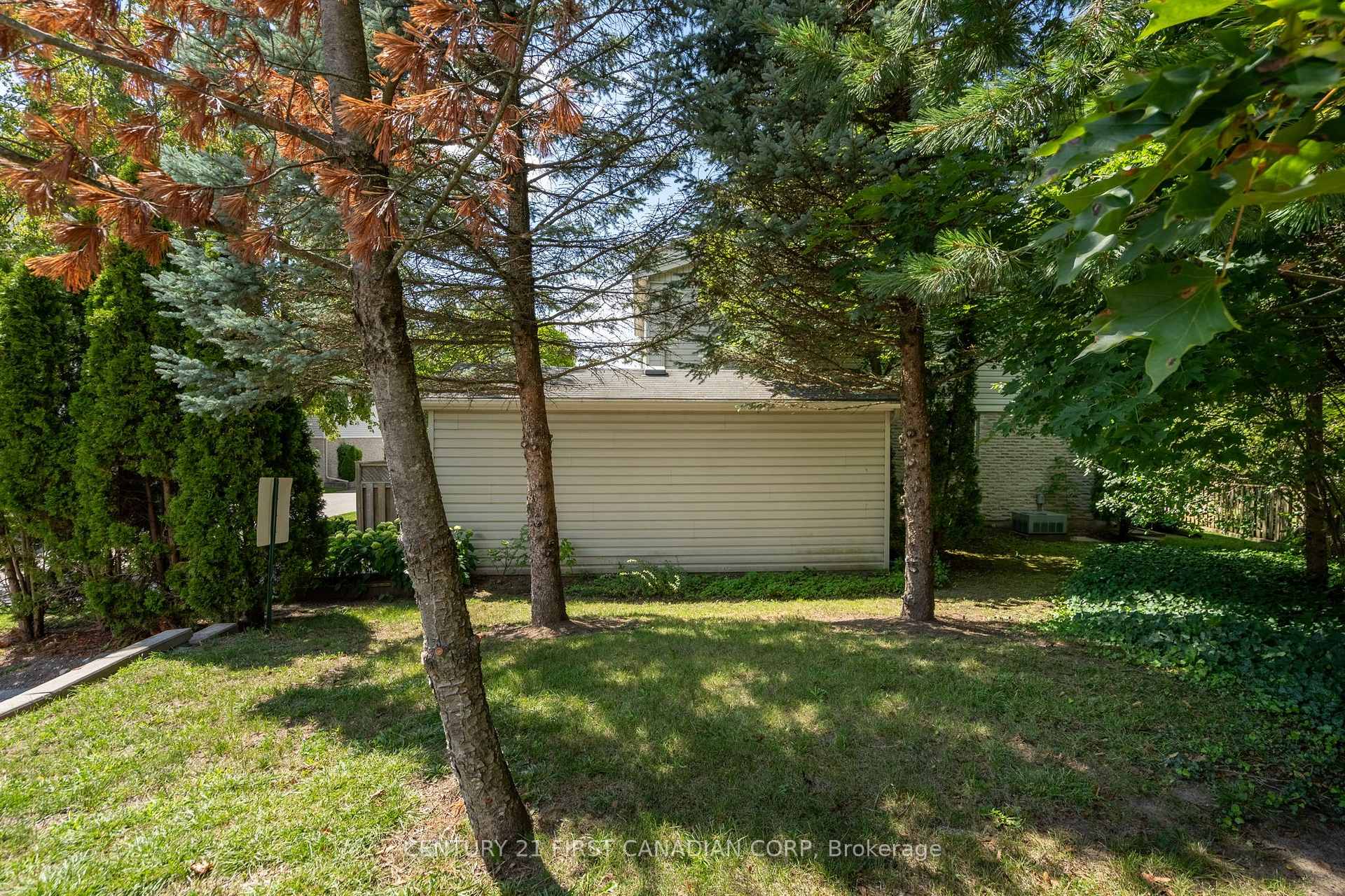 Photo 72 of 327 Everglade Crescent, London, North P — HOMEH