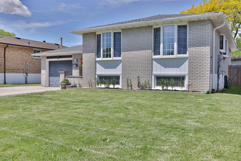 Photo 4 of 11 Lynwood Drive, Hamilton, Stoney Creek — HOMEH