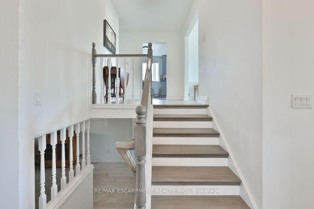 Photo 6 of 11 Lynwood Drive, Hamilton, Stoney Creek — HOMEH