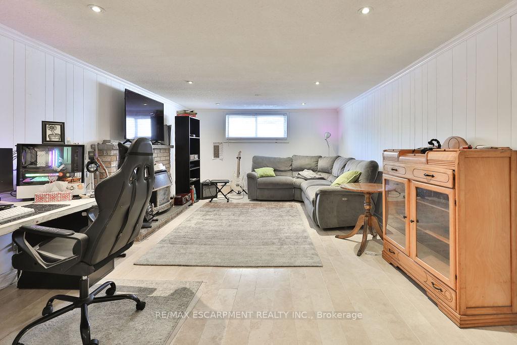 Photo 20 of 11 Lynwood Drive, Hamilton, Stoney Creek — HOMEH