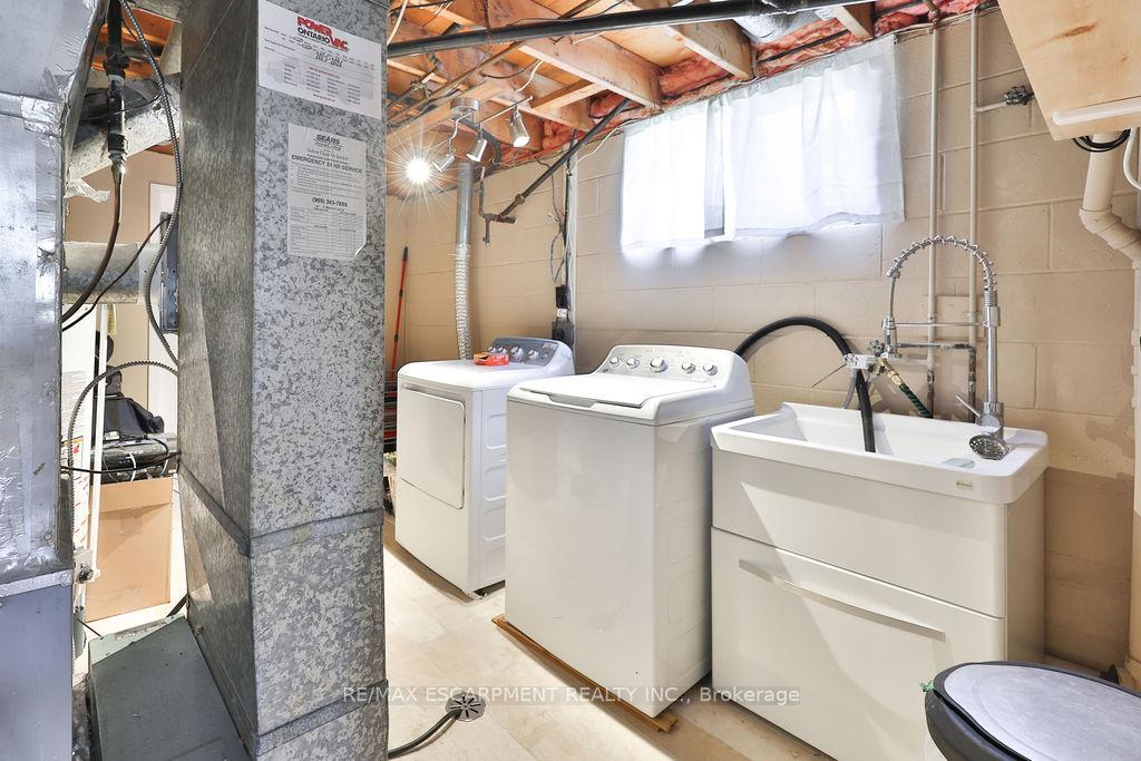 Photo 25 of 11 Lynwood Drive, Hamilton, Stoney Creek — HOMEH