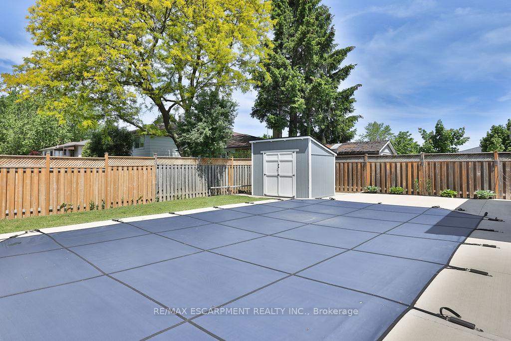 Photo 27 of 11 Lynwood Drive, Hamilton, Stoney Creek — HOMEH