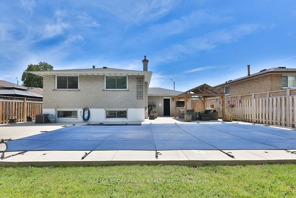 Photo 29 of 11 Lynwood Drive, Hamilton, Stoney Creek — HOMEH