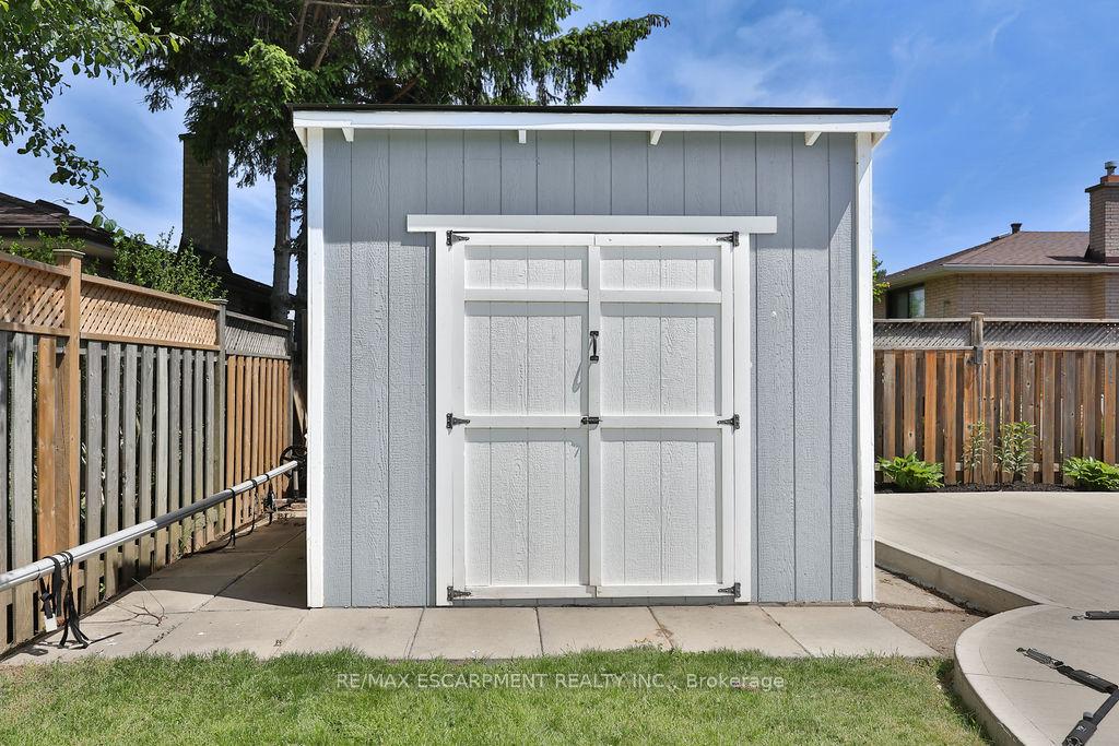 Photo 31 of 11 Lynwood Drive, Hamilton, Stoney Creek — HOMEH