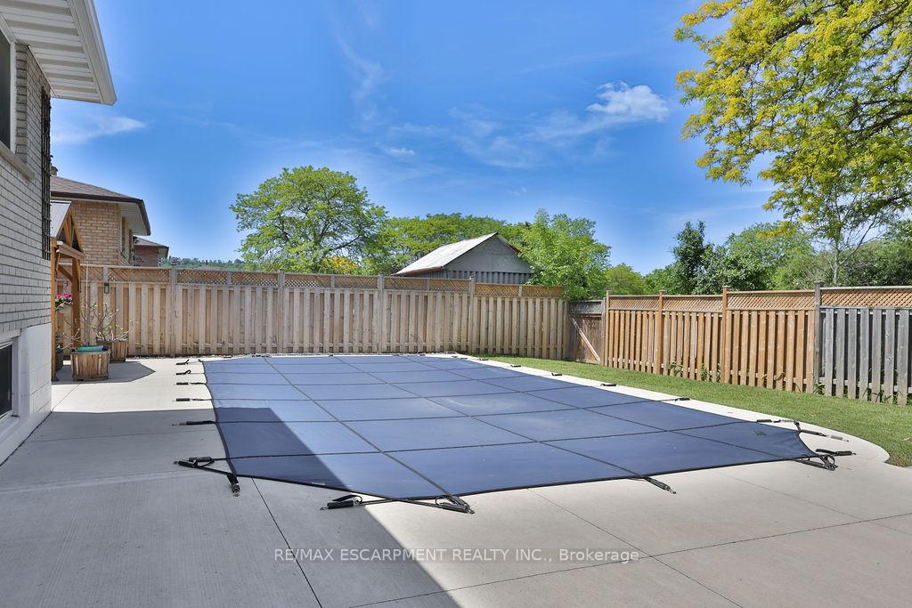 Photo 32 of 11 Lynwood Drive, Hamilton, Stoney Creek — HOMEH