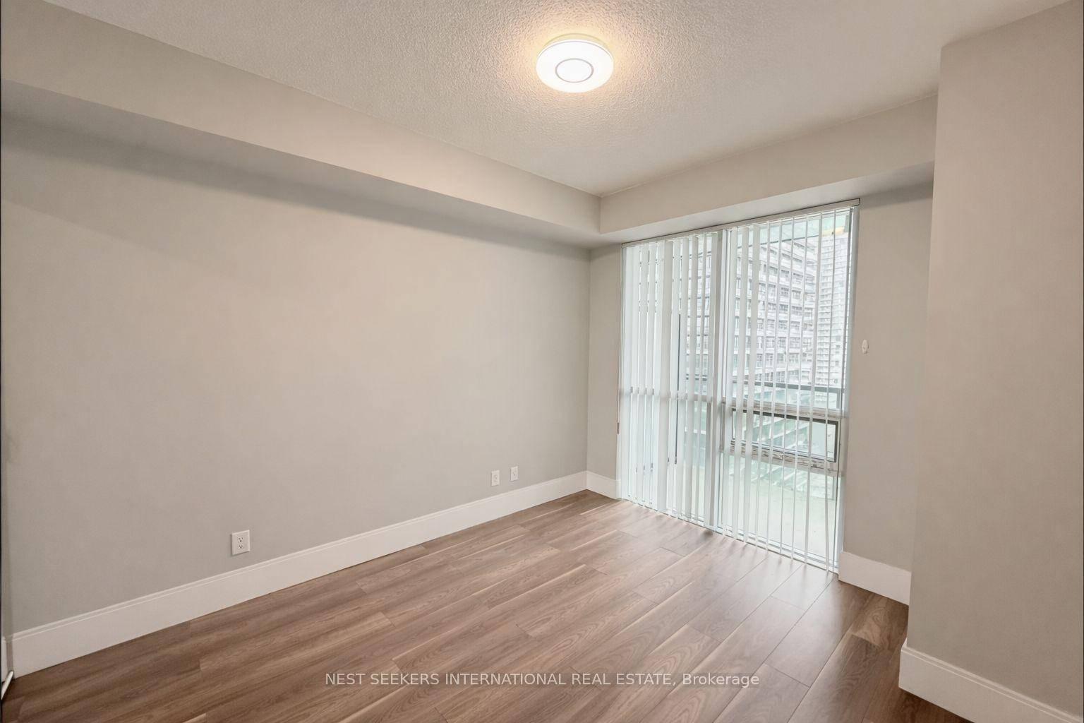 Photo 7 of Unit 1611, 70 Roehampton Avenue, Toronto, Mount Pleasant West — HOMEH