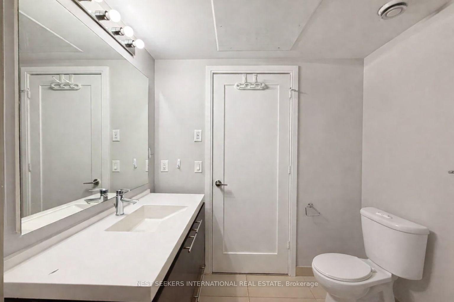 Photo 10 of Unit 1611, 70 Roehampton Avenue, Toronto, Mount Pleasant West — HOMEH