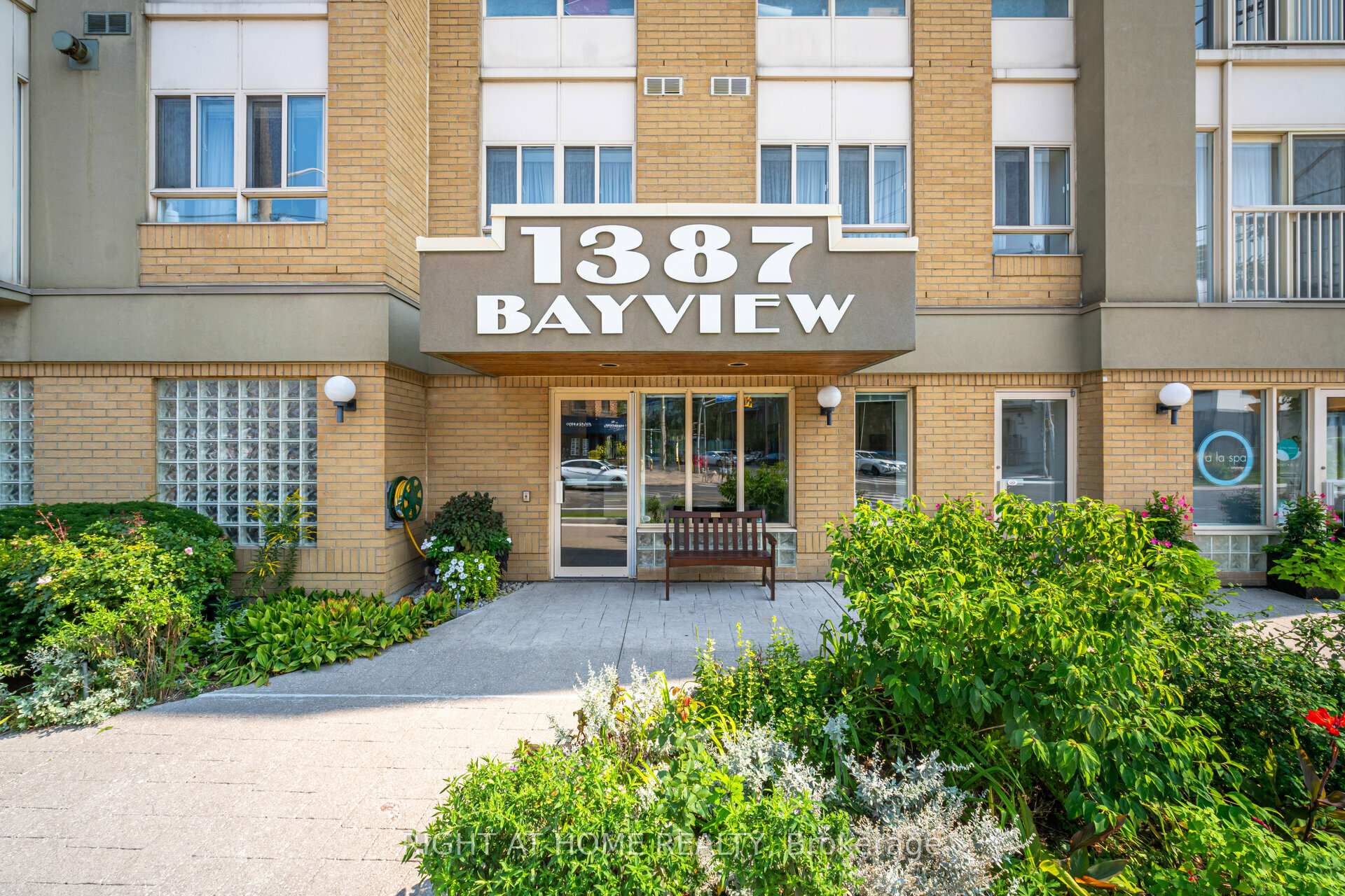 Photo 2 of Unit 306, 1387 Bayview Avenue, Toronto, Leaside — HOMEH